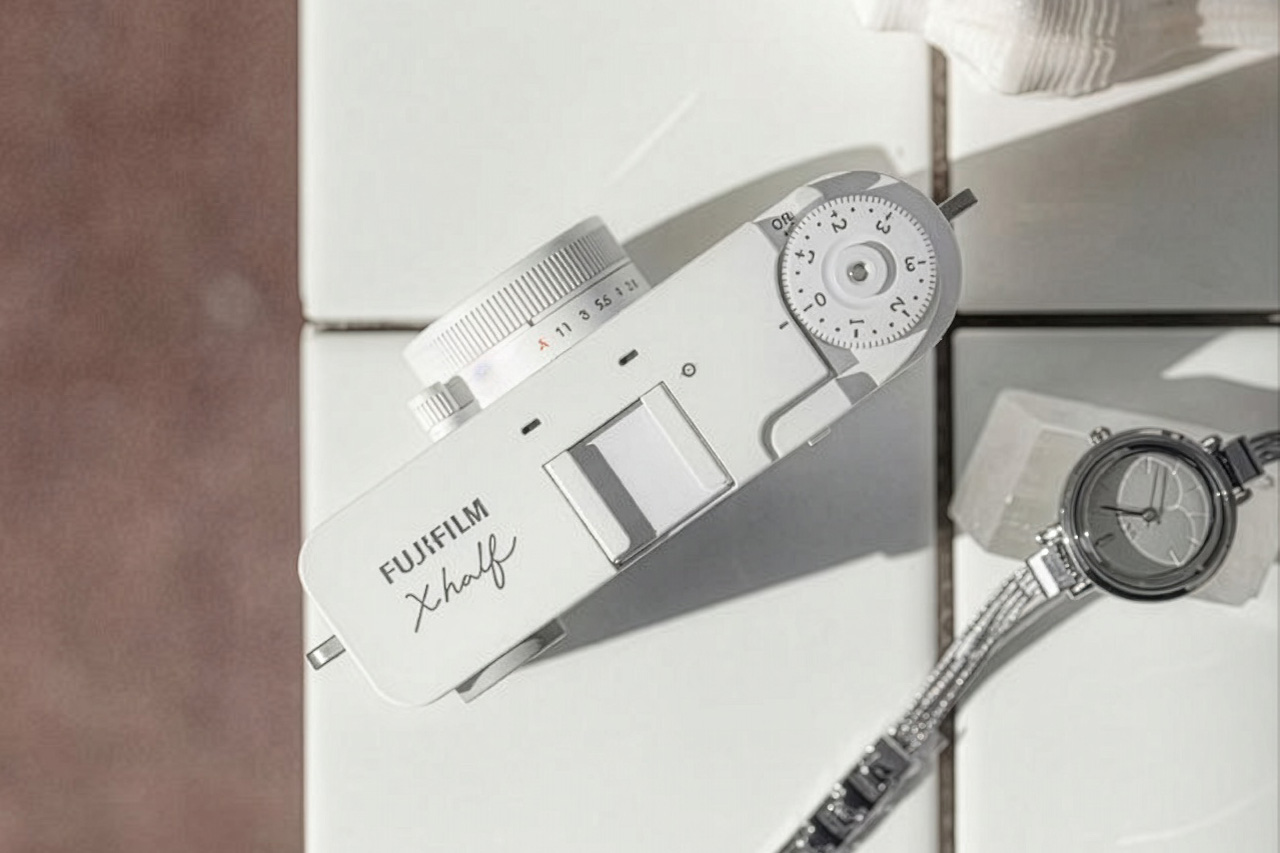 Fujifilm Announces X half White Compact Camera | ShutterCount.net